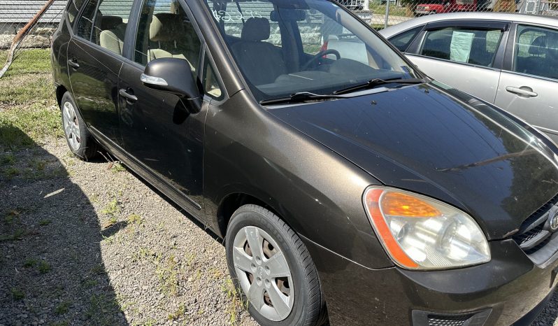 
								2010 Kia Rondo full									