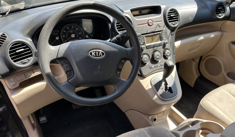 
								2010 Kia Rondo full									