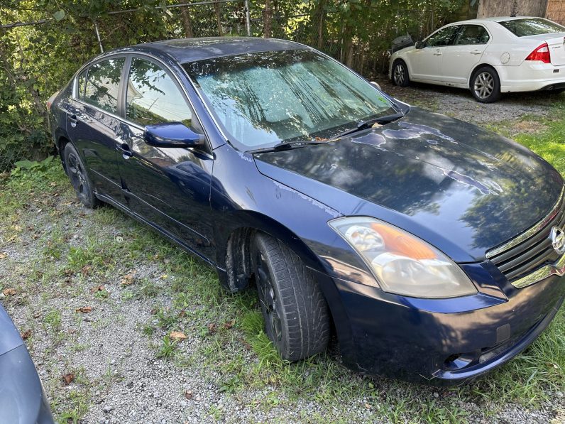 
								2009 Nissan Altima full									