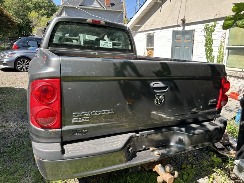 
								2006 Dodge Dakota full									